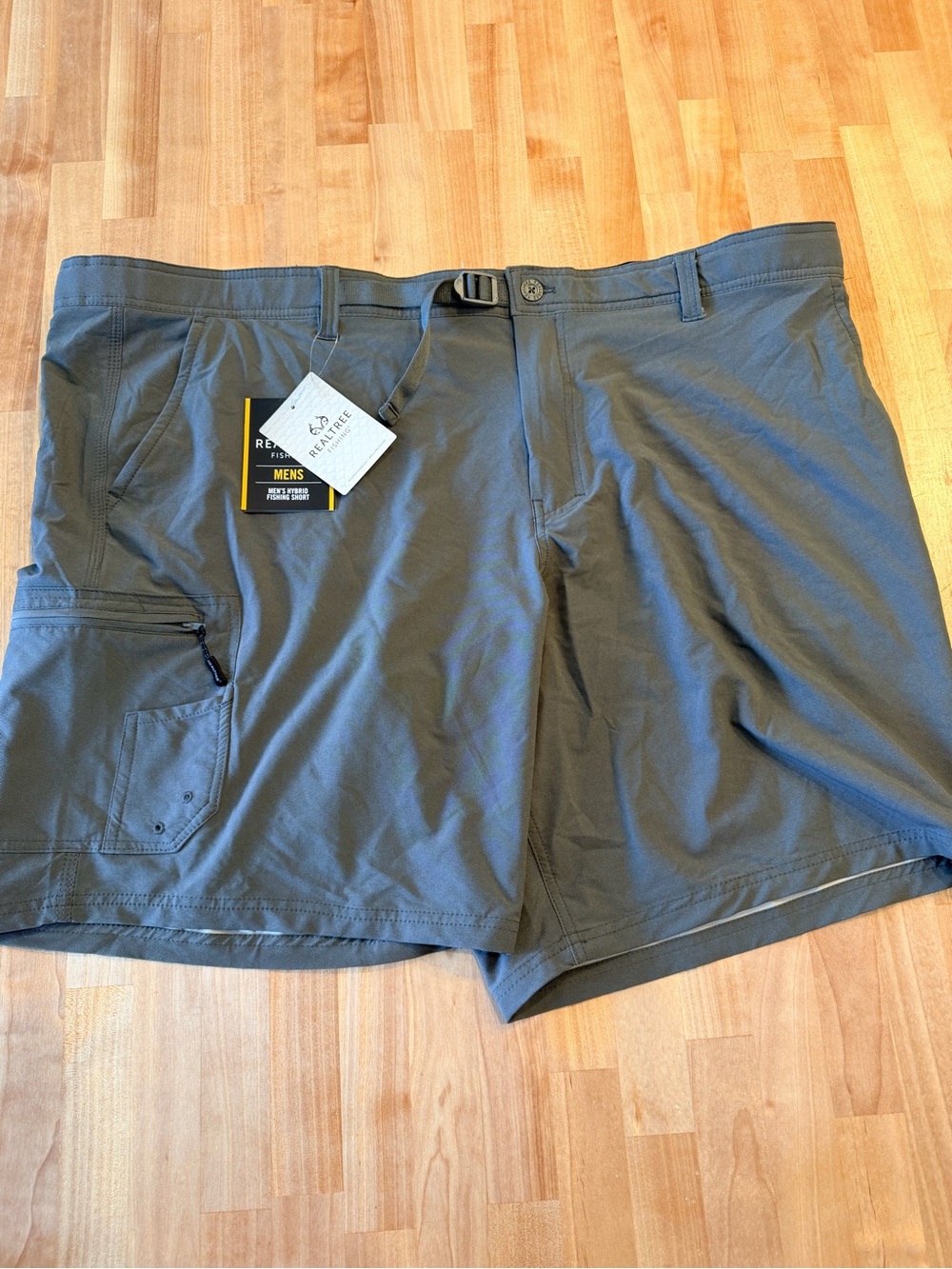Realtree Men's Cargo Shorts in Olive Gray